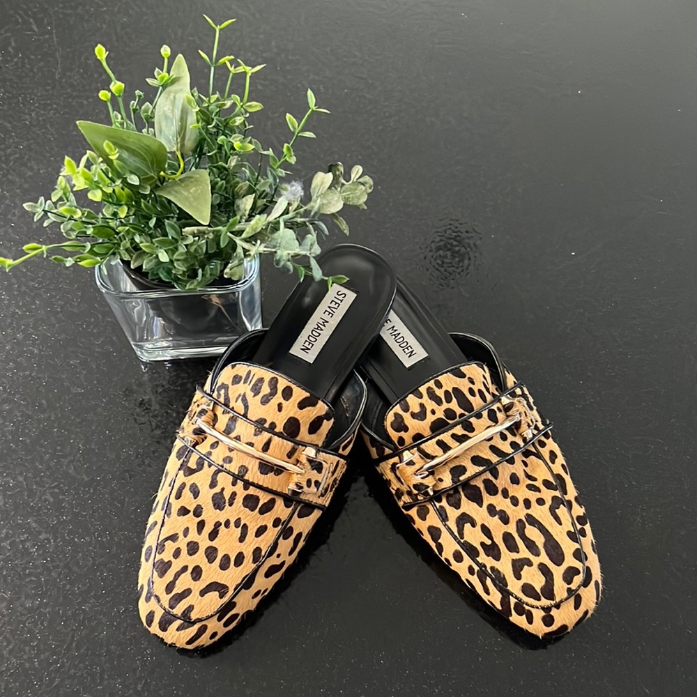 Steve Madden slip ons